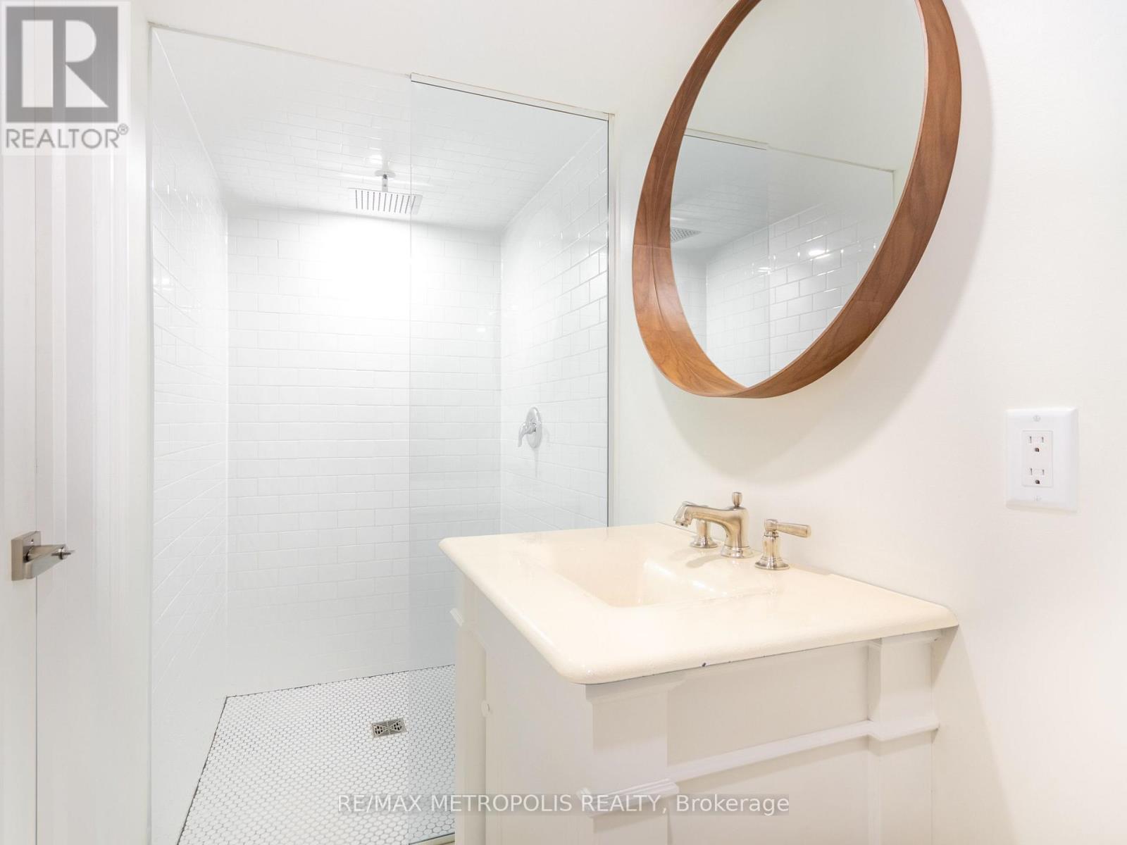 Upper - 62 Davelayne Road, Toronto, Ontario  M9M 2A7 - Photo 33 - W12662948