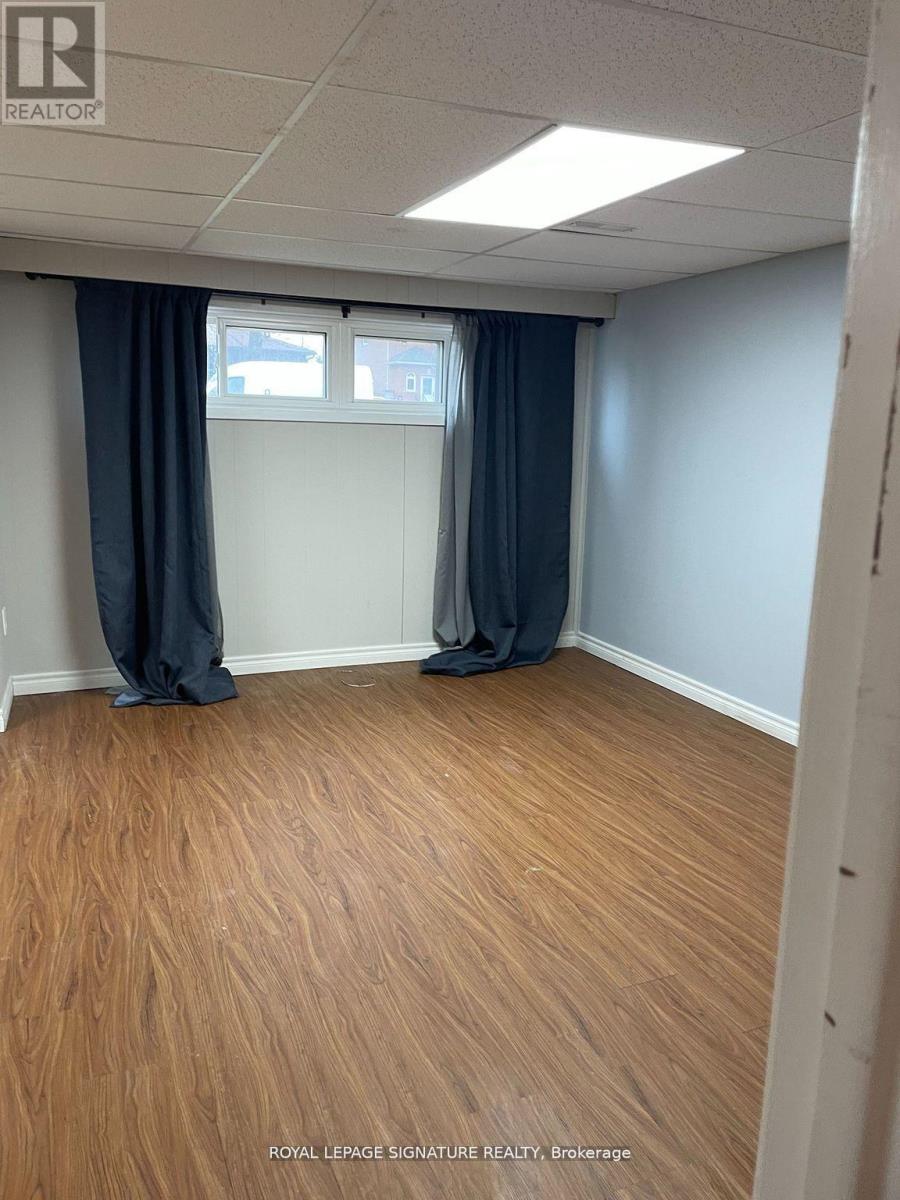 Lower - 1566 Northmount Avenue, Mississauga, Ontario  L5E 1Z1 - Photo 10 - W12662958