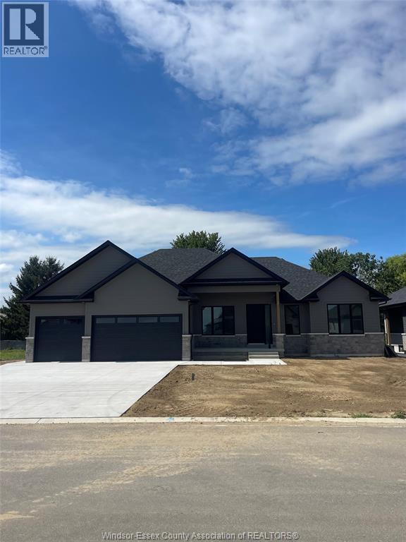 MLS# 25027588: 43 ROSEWOOD CRESCENT, Chatham, Canada