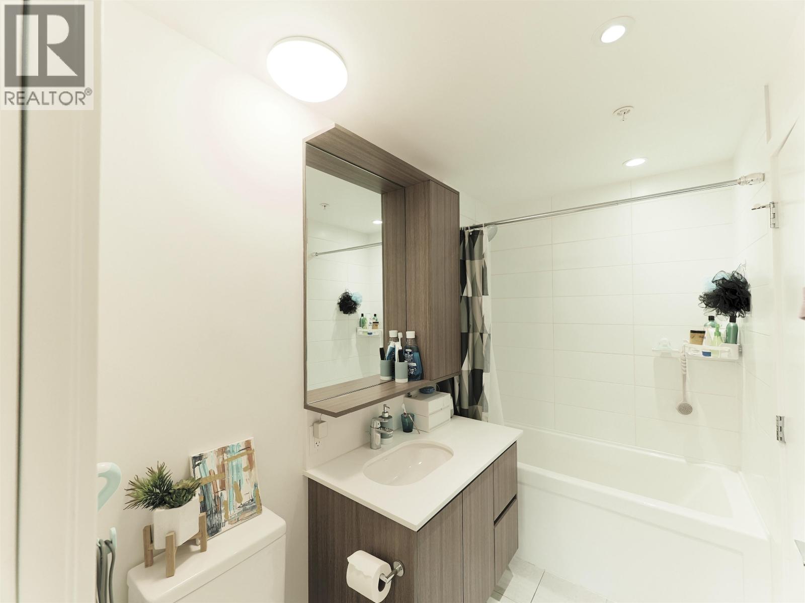 213 516 Foster Avenue, Coquitlam, British Columbia  V3J 0H8 - Photo 10 - R3075731