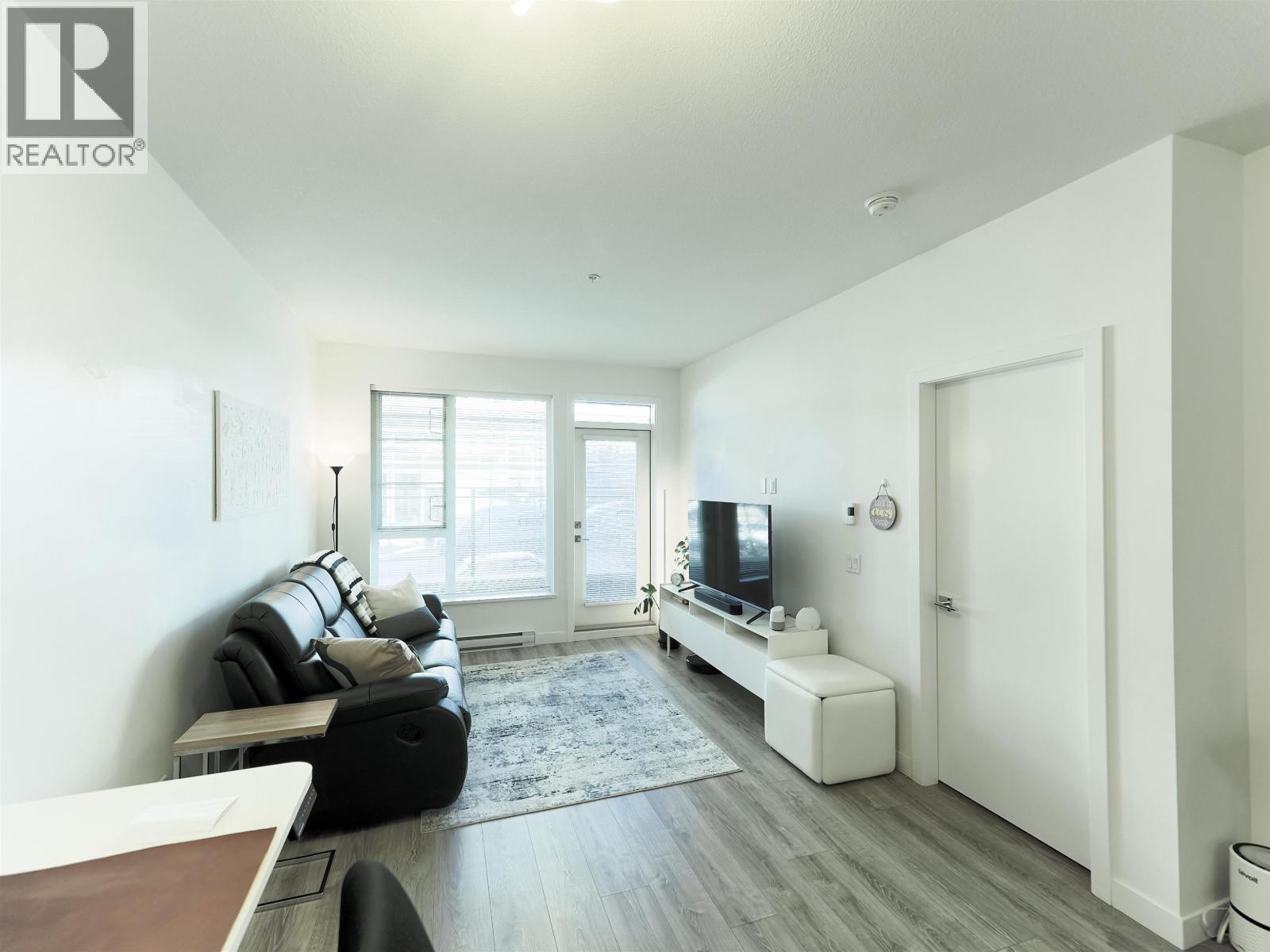 213 516 Foster Avenue, Coquitlam, British Columbia  V3J 0H8 - Photo 4 - R3075731