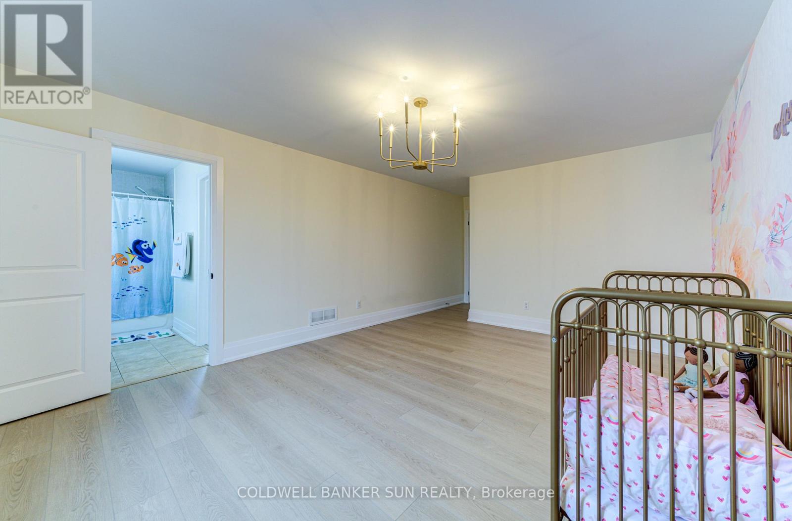 33 Ellis Crescent, Kawartha Lakes, Ontario  K9V 0A5 - Photo 36 - X12662838