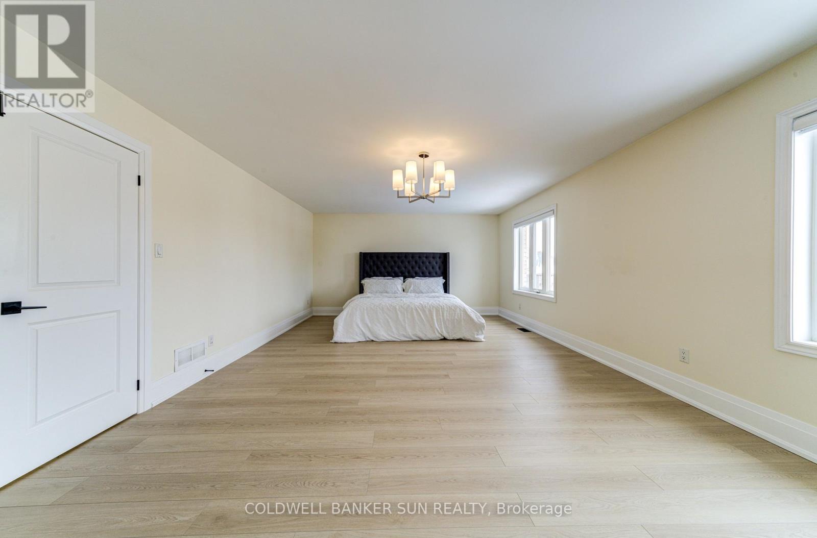 33 Ellis Crescent, Kawartha Lakes, Ontario  K9V 0A5 - Photo 42 - X12662838