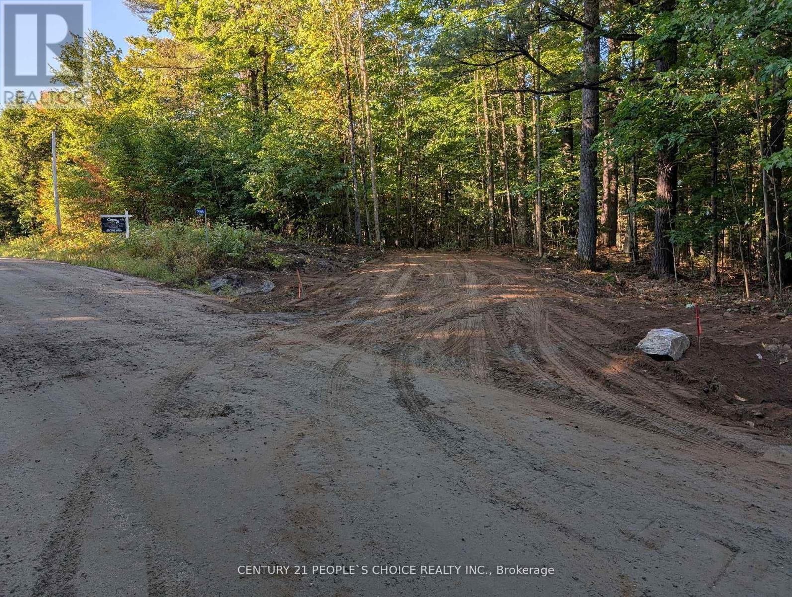 1055 Porkys Road, Minden Hills, Ontario  K0M 2K0 - Photo 2 - X12662920