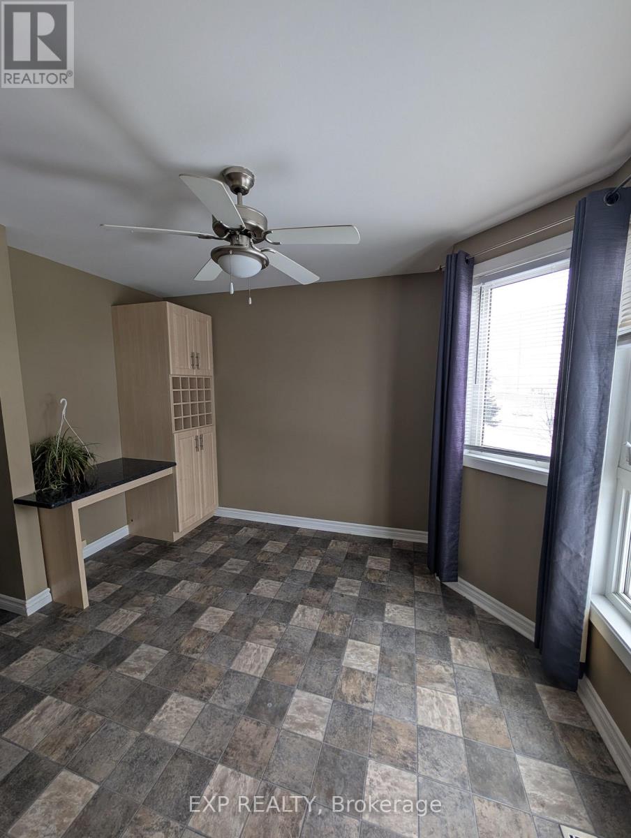 3d Crestlea Crescent, Ottawa, Ontario  K2G 4N1 - Photo 7 - X12631626