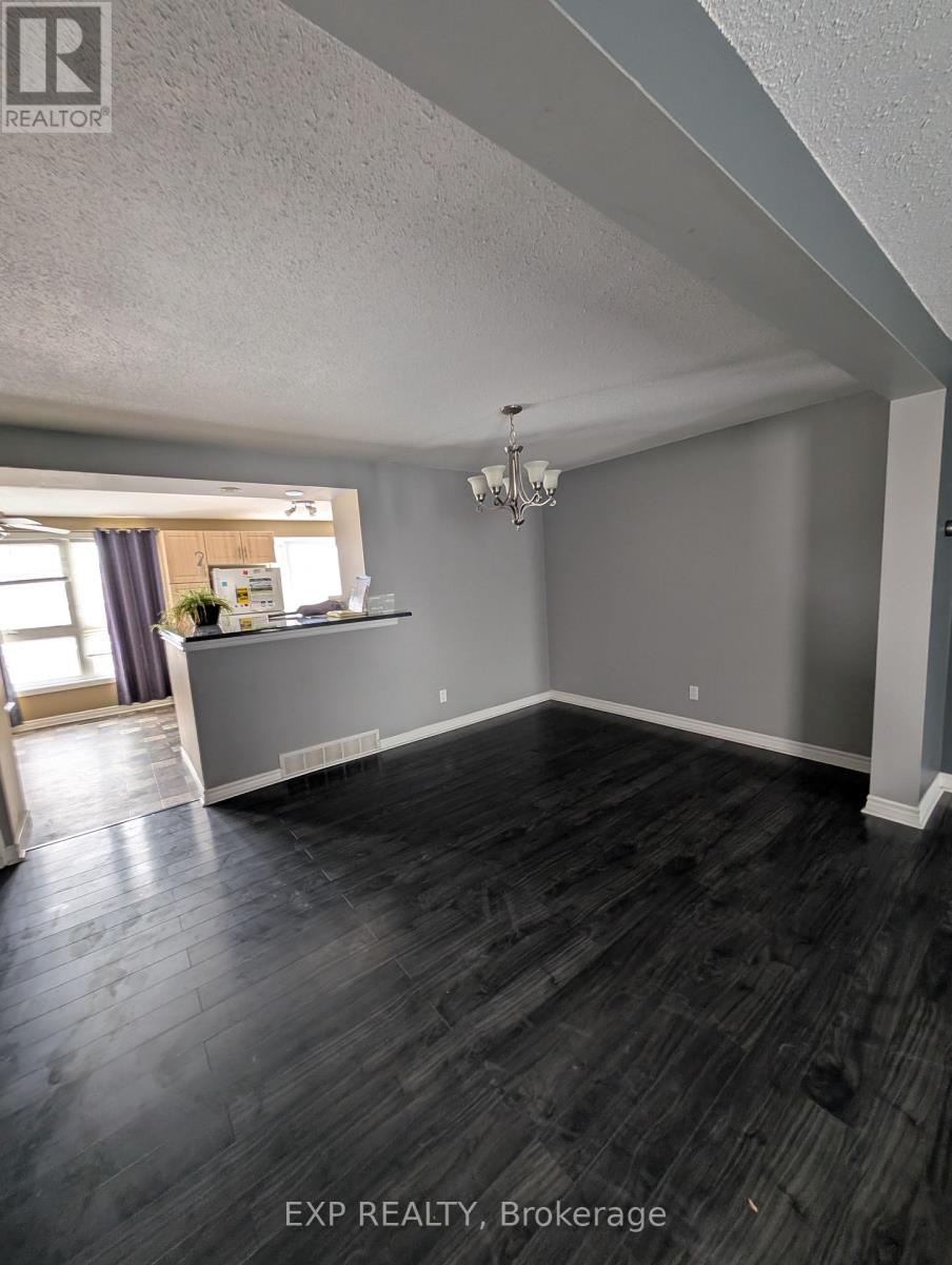 3d Crestlea Crescent, Ottawa, Ontario  K2G 4N1 - Photo 8 - X12631626