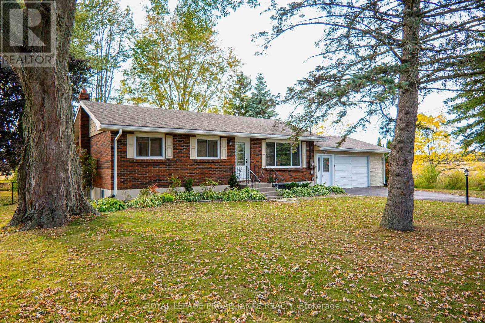 163 Avonlough Road, Belleville, Ontario  K8N 4Z2 - Photo 2 - X12663088