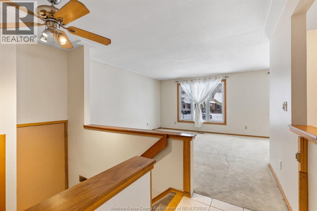 9663 Midfield Crescent, Windsor, Ontario  N8R 1W9 - Photo 2 - 26000135