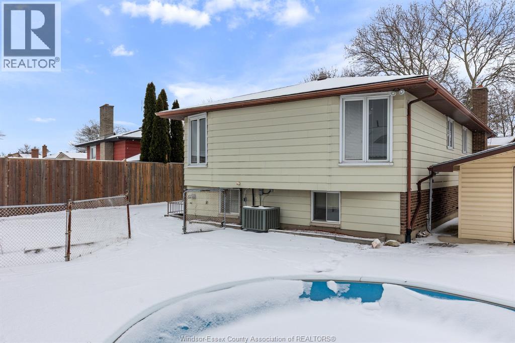 9663 Midfield Crescent, Windsor, Ontario  N8R 1W9 - Photo 30 - 26000135