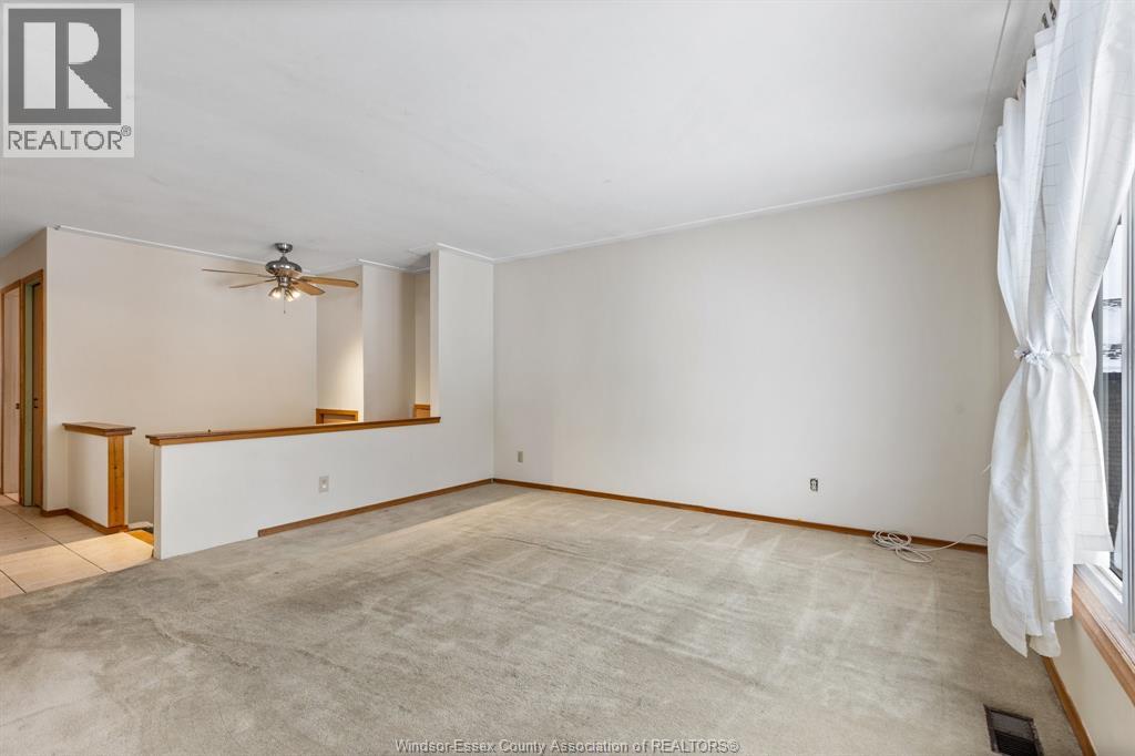 9663 Midfield Crescent, Windsor, Ontario  N8R 1W9 - Photo 3 - 26000135