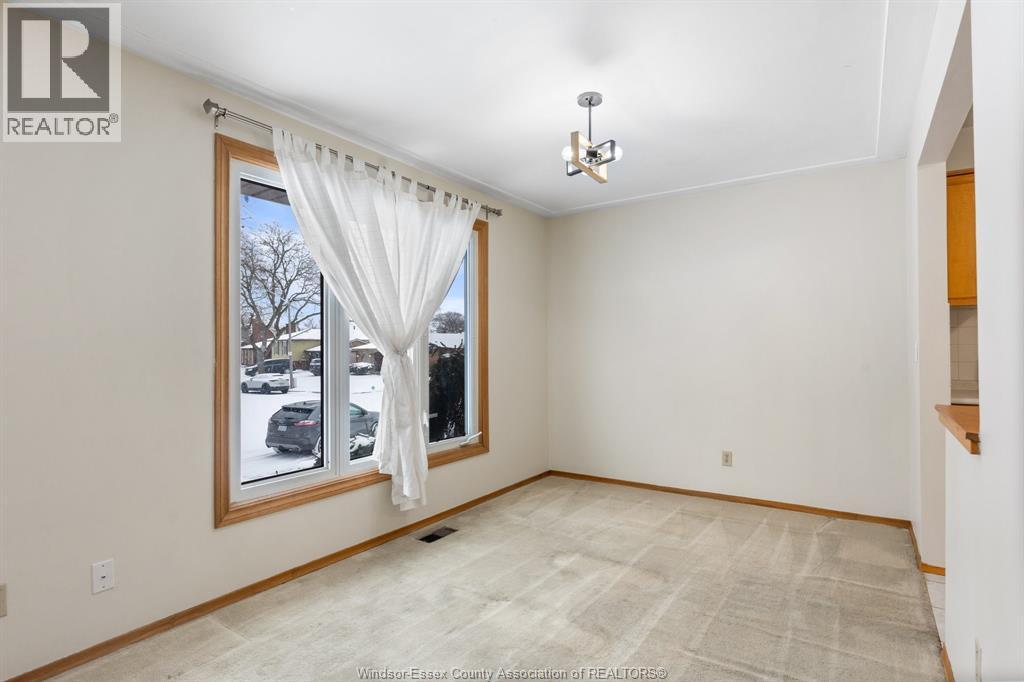 9663 Midfield Crescent, Windsor, Ontario  N8R 1W9 - Photo 6 - 26000135