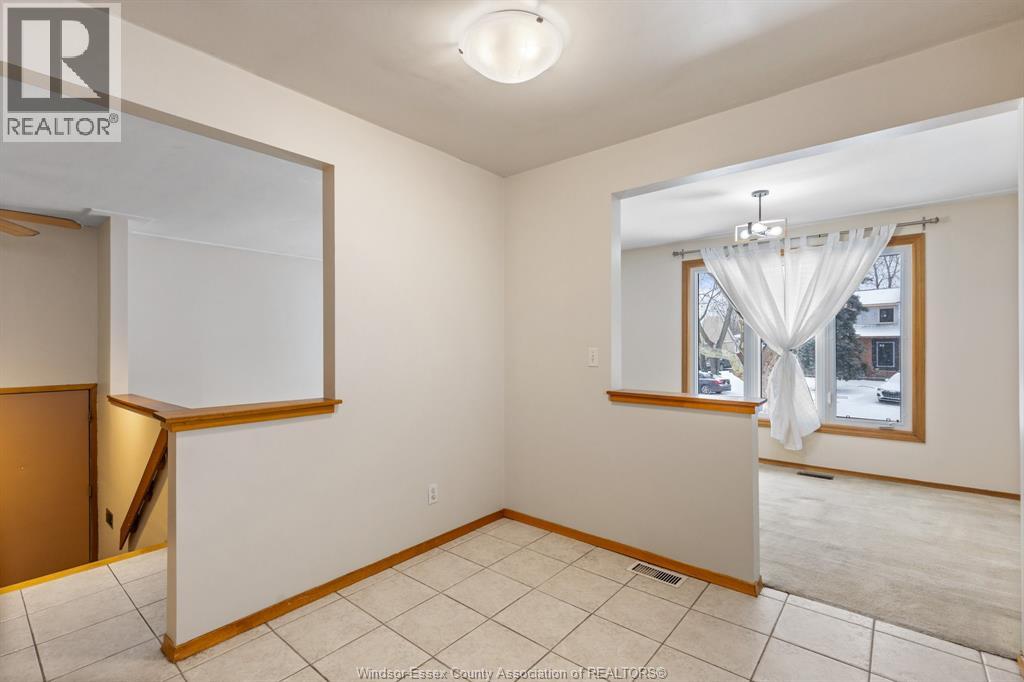 9663 Midfield Crescent, Windsor, Ontario  N8R 1W9 - Photo 10 - 26000135
