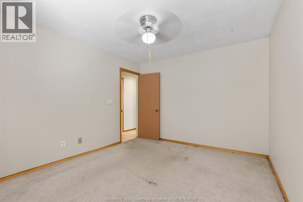 9663 Midfield Crescent, Windsor, Ontario  N8R 1W9 - Photo 15 - 26000135