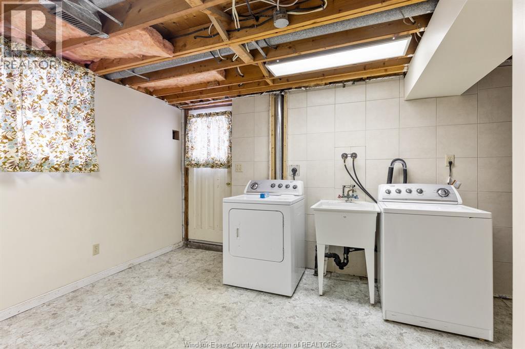 9663 Midfield Crescent, Windsor, Ontario  N8R 1W9 - Photo 24 - 26000135