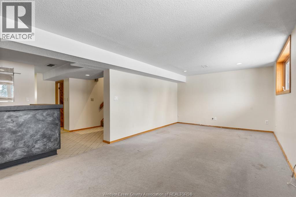 9663 Midfield Crescent, Windsor, Ontario  N8R 1W9 - Photo 18 - 26000135