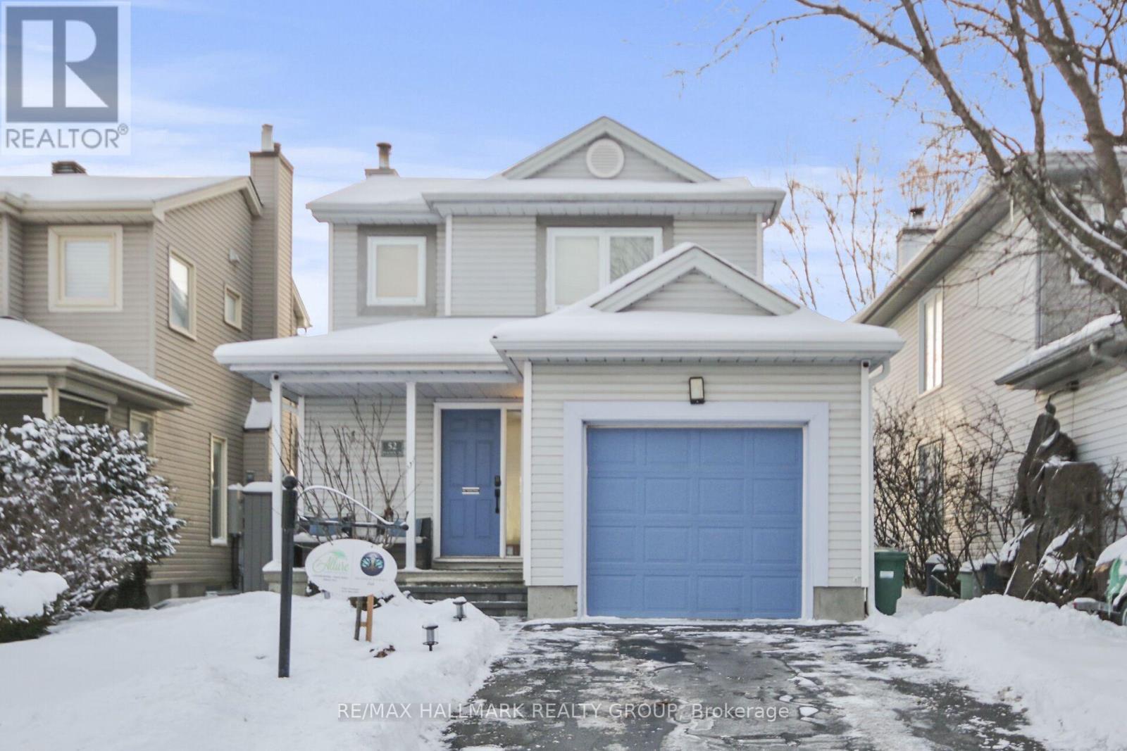 52 PEACOCK CRESCENT, Ottawa, Ontario