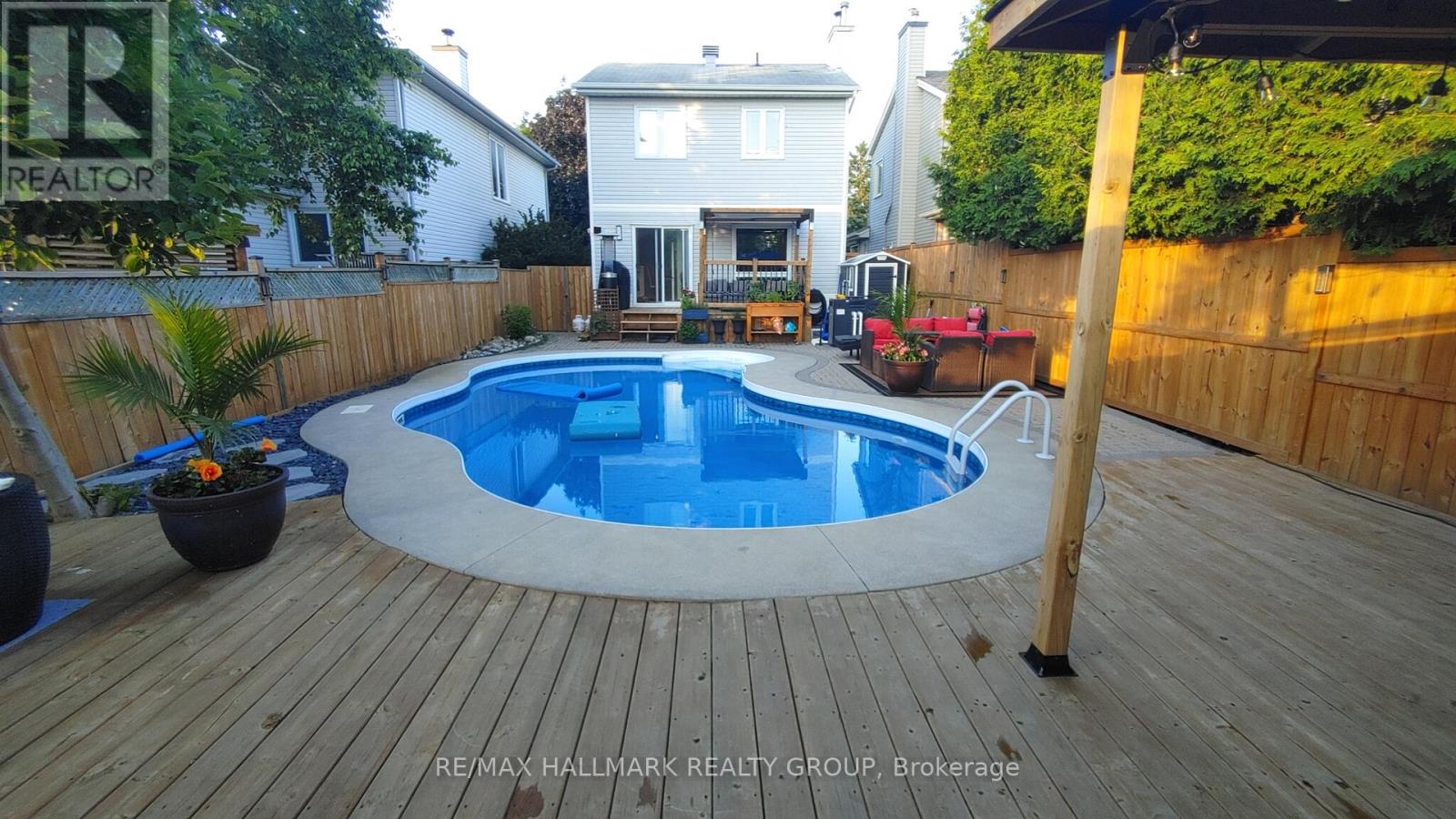 52 Peacock Crescent, Ottawa, Ontario  K2J 3P7 - Photo 3 - X12663008