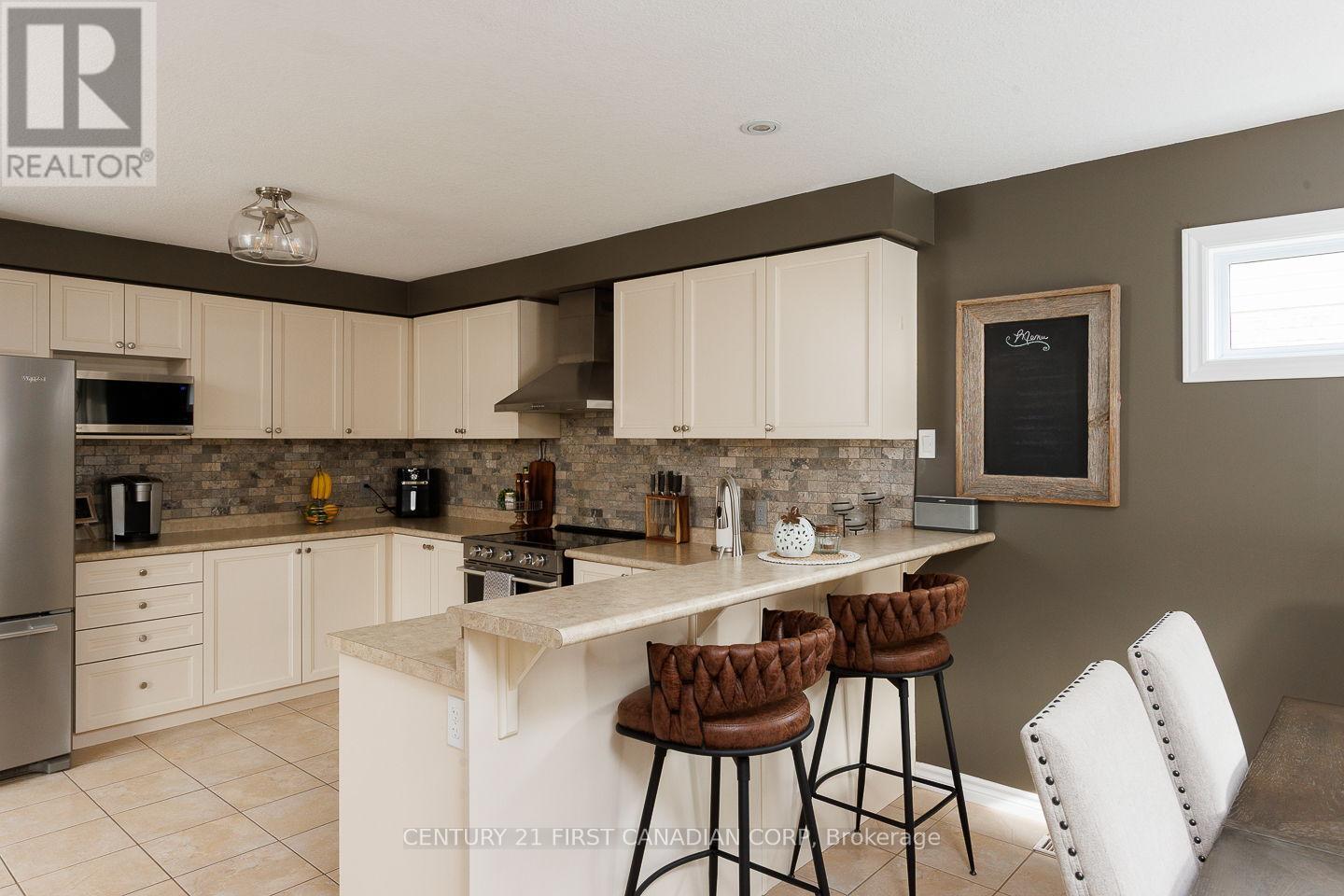 2459 Asima Drive, London South, Ontario  N6M 0B3 - Photo 10 - X12663006