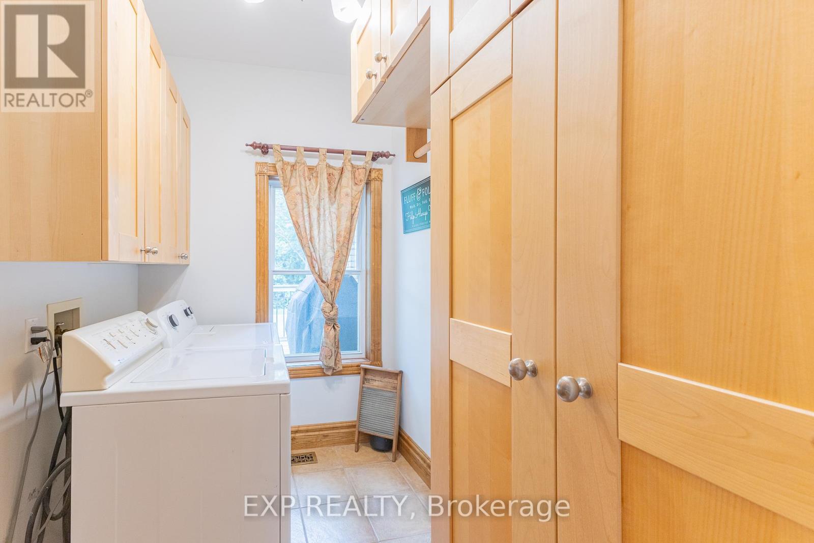 283 Hastings Street, North Middlesex, Ontario  N0M 2K0 - Photo 12 - X12663052