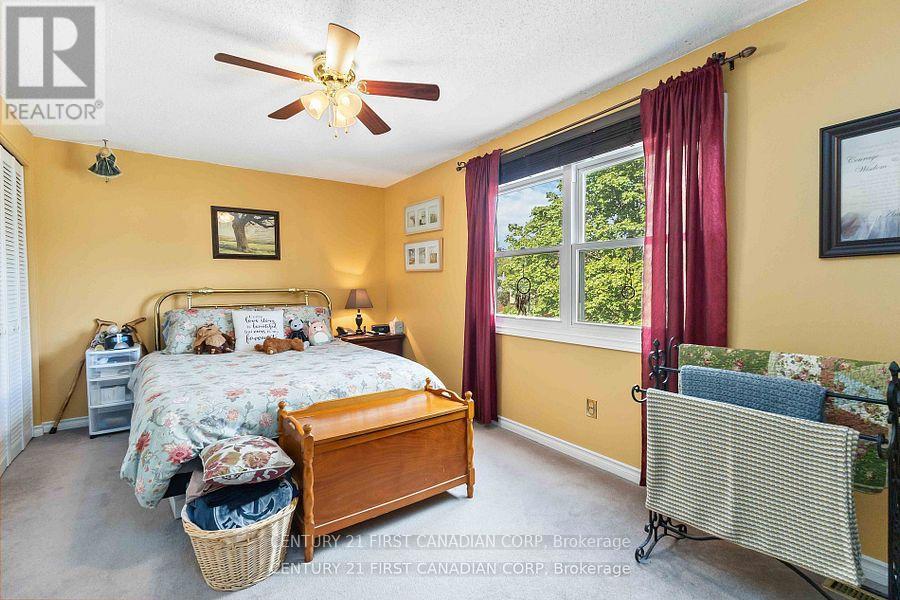 71 Golfdale Crescent, London South, Ontario  N6C 5P3 - Photo 17 - X12663092