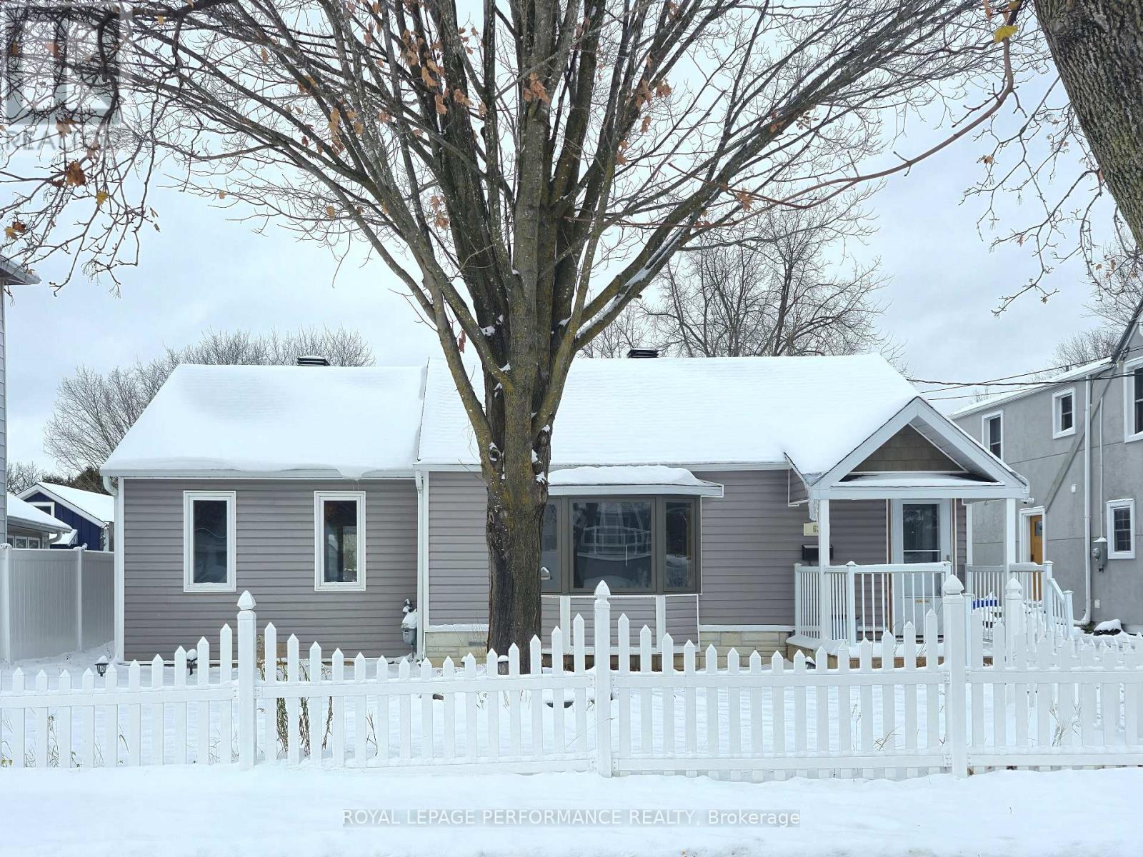 63 WILSON STREET E, Perth, Ontario