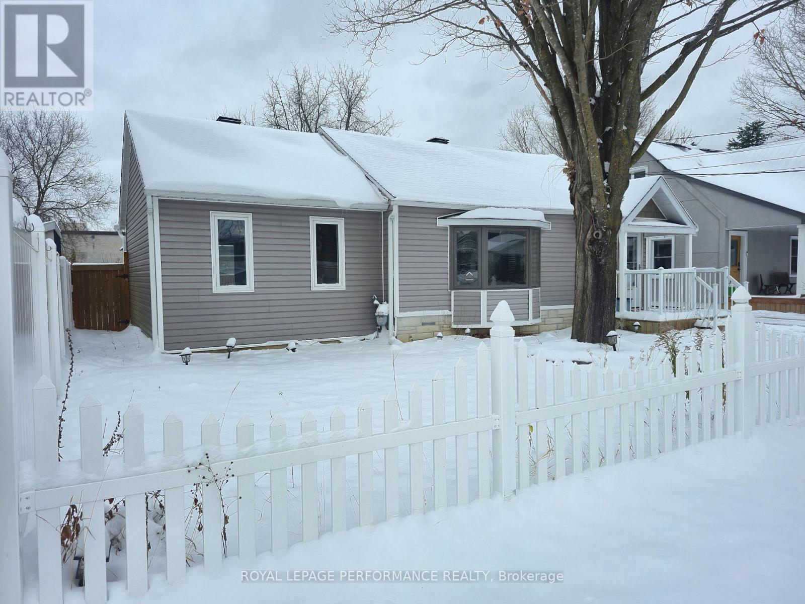 63 Wilson Street E, Perth, Ontario  K7H 1M2 - Photo 3 - X12536154