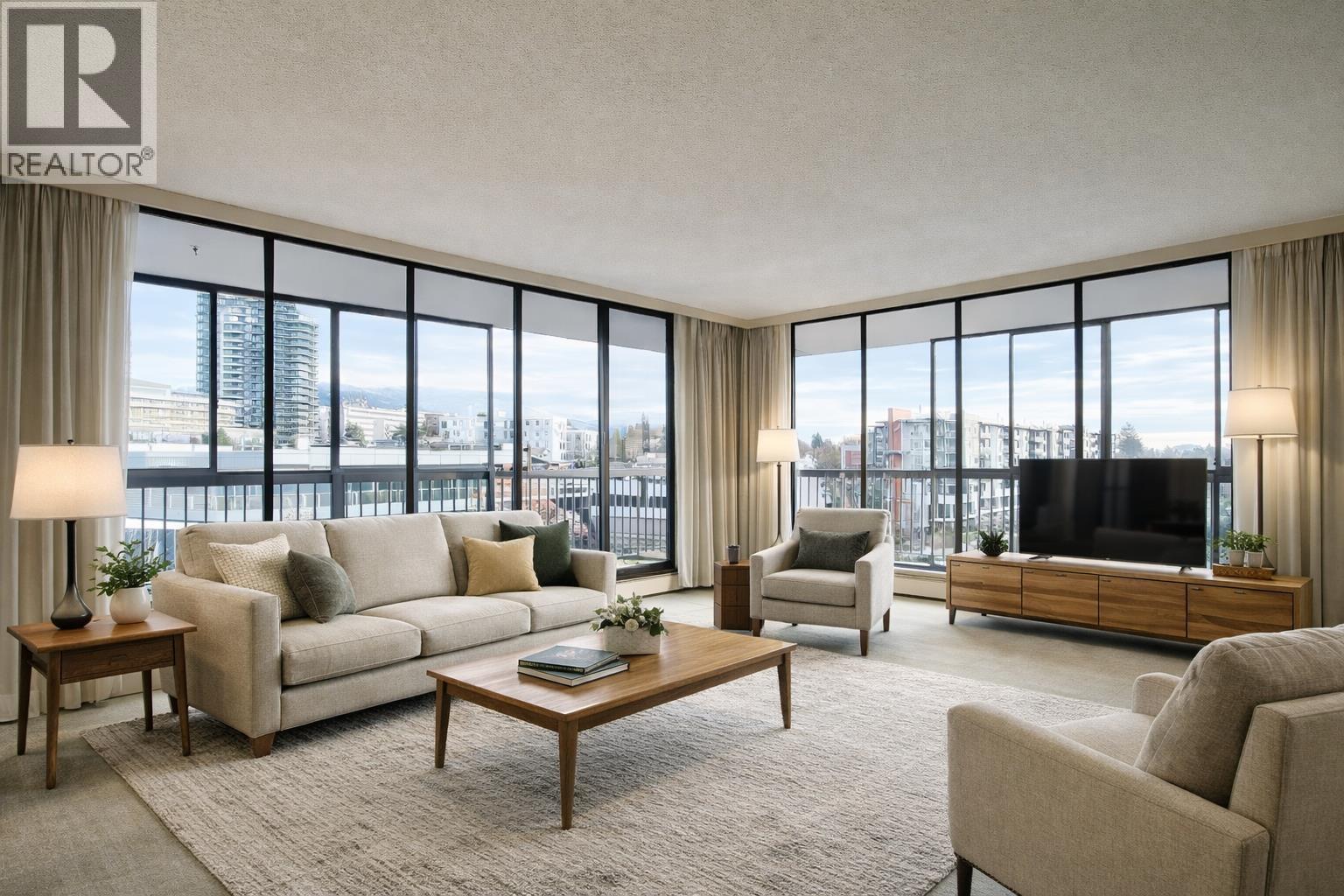 901 114 W KEITH ROAD, North Vancouver, British Columbia