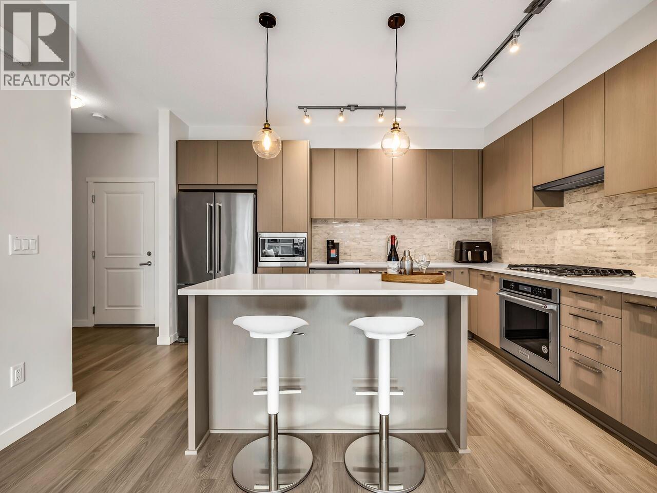 40 3500 Burke Village Promenade, Coquitlam, British Columbia  V3E 0N2 - Photo 10 - R3075791