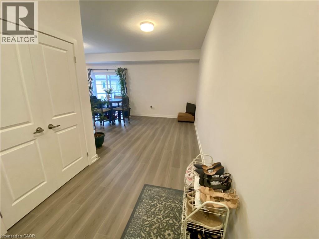 205 West Oak Trail Unit# 46, Kitchener, Ontario N2R 0R9 - Photo 3 - 40795631