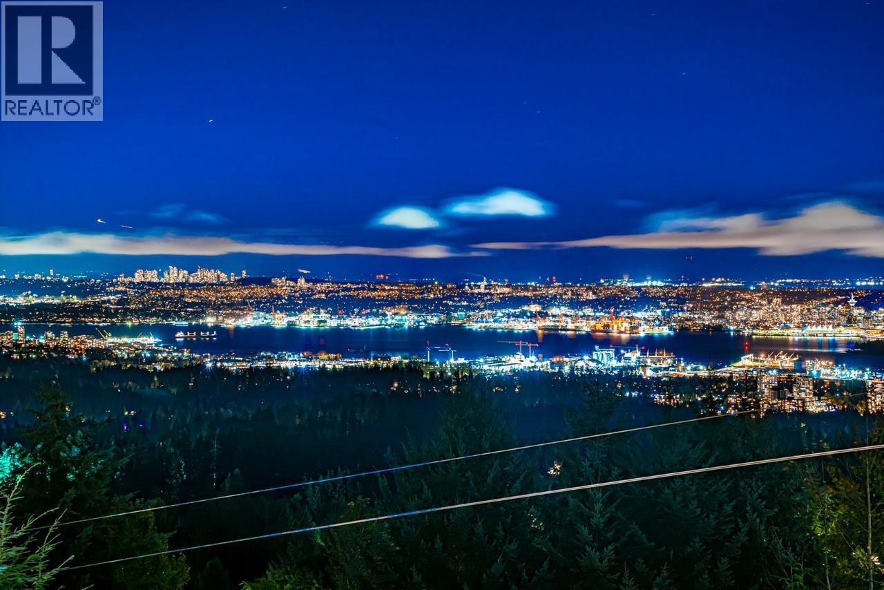 592 Craigmohr Drive, West Vancouver, British Columbia  V7S 1X2 - Photo 3 - R3075797