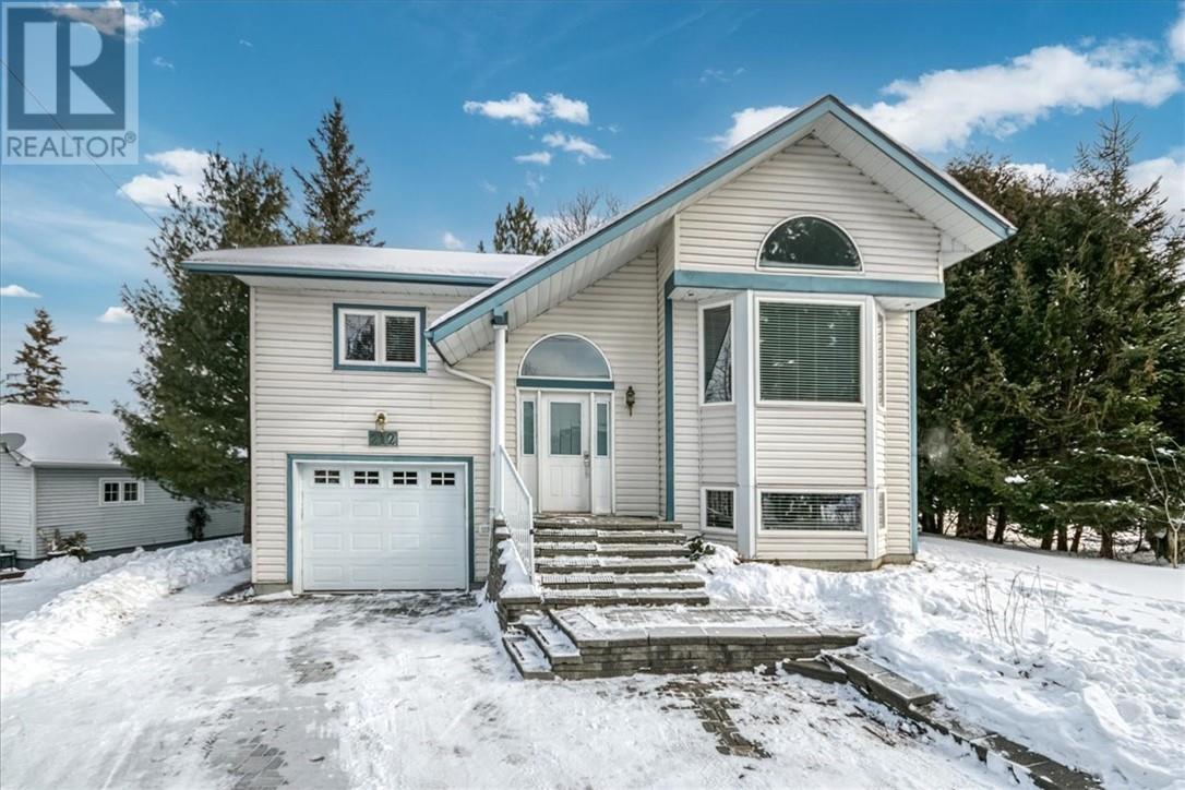 212 Albert Street, Azilda, Ontario