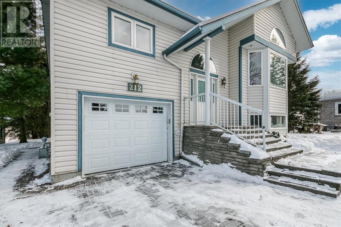 212 Albert Street, Azilda, Ontario  P0M 1B0 - Photo 3 - 2125978