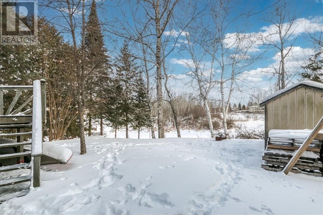 212 Albert Street, Azilda, Ontario  P0M 1B0 - Photo 4 - 2125978