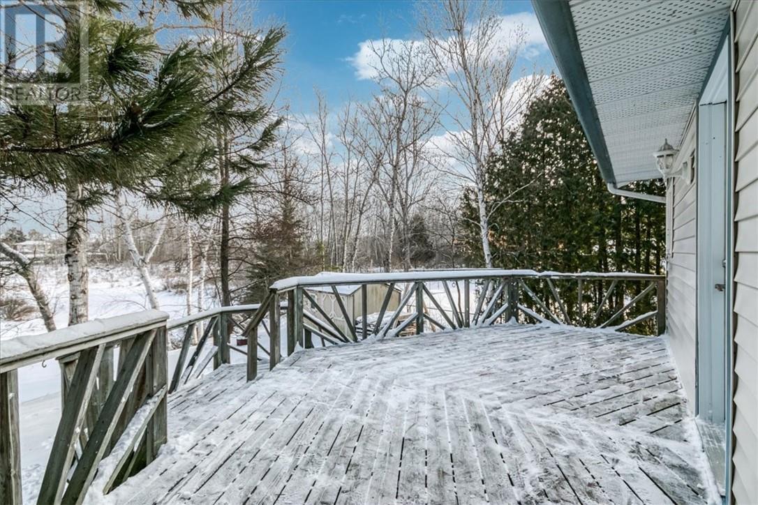 212 Albert Street, Azilda, Ontario  P0M 1B0 - Photo 6 - 2125978