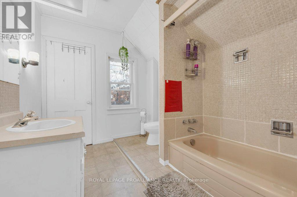 431 Main Street, Deseronto, Ontario  K0K 1X0 - Photo 19 - X12566910