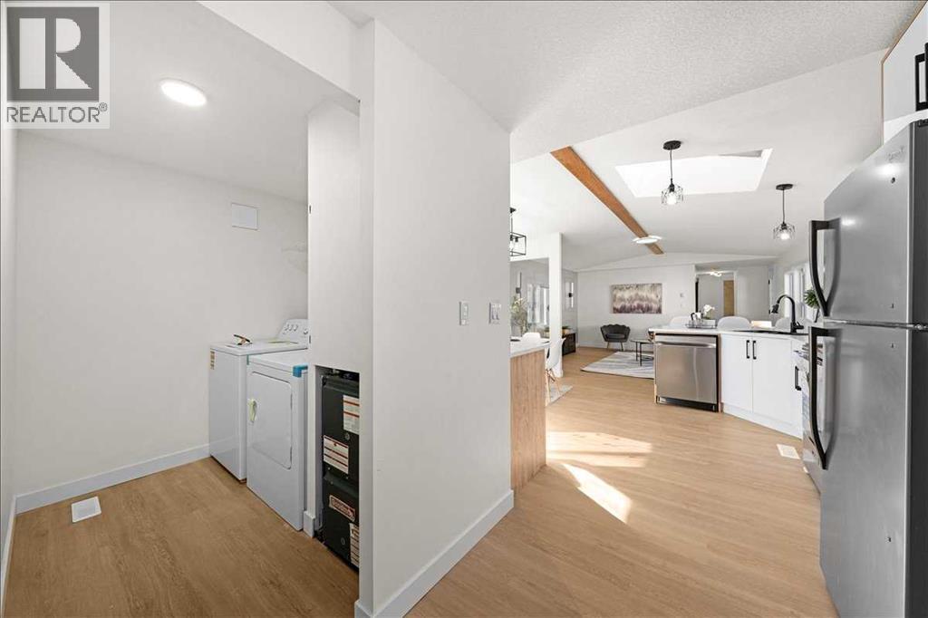 210 Erin Woods Circle Se, Calgary, Alberta  T2B 3E1 - Photo 30 - A2265036