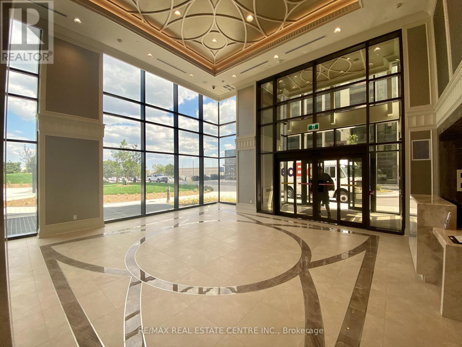 222 - 9075 Jane Street, Vaughan (Concord), Ontario  L4K 0L7 - Photo 2 - N12663104