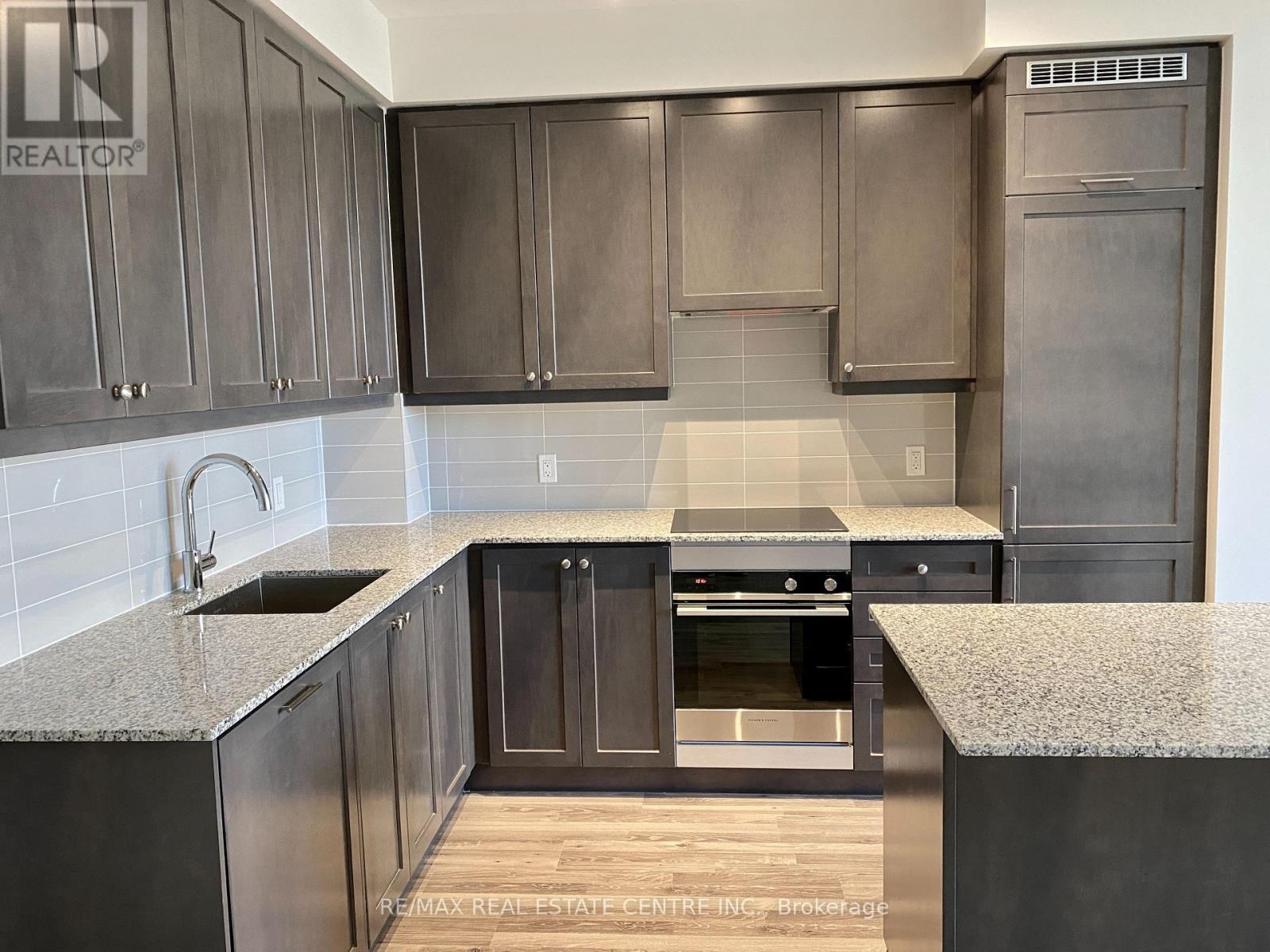 222 - 9075 Jane Street, Vaughan (Concord), Ontario  L4K 0L7 - Photo 3 - N12663104