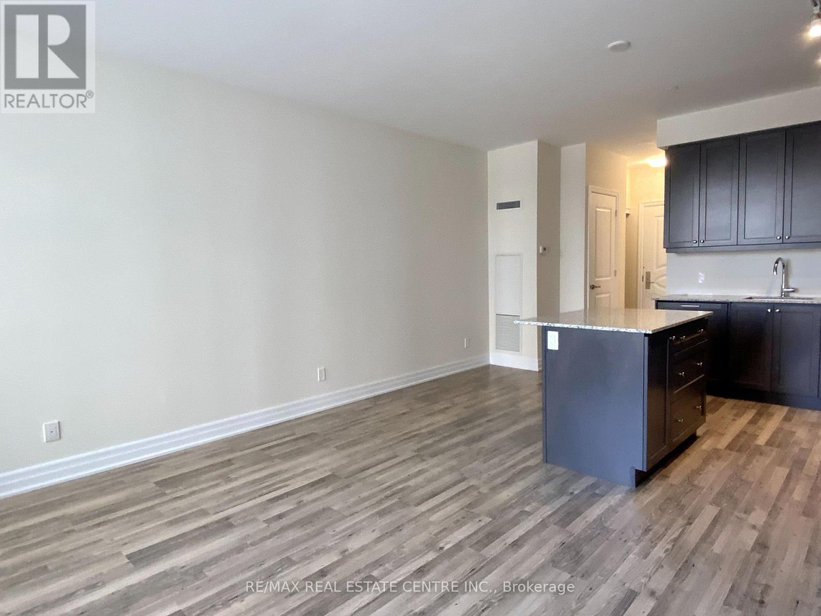 222 - 9075 Jane Street, Vaughan (Concord), Ontario  L4K 0L7 - Photo 4 - N12663104