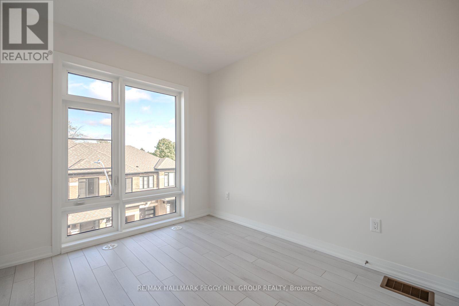 31 Bluebird Lane, Barrie, Ontario  L4N 6A3 - Photo 7 - S12663048