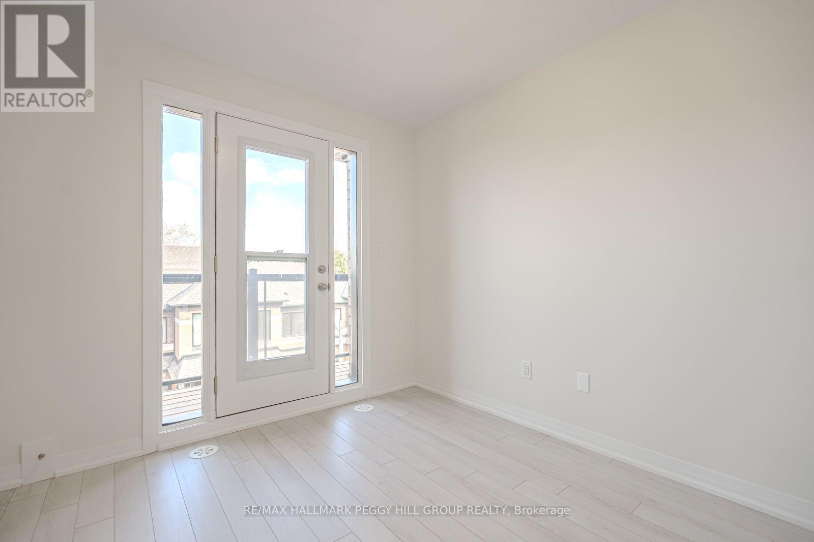 31 Bluebird Lane, Barrie, Ontario  L4N 6A3 - Photo 8 - S12663048