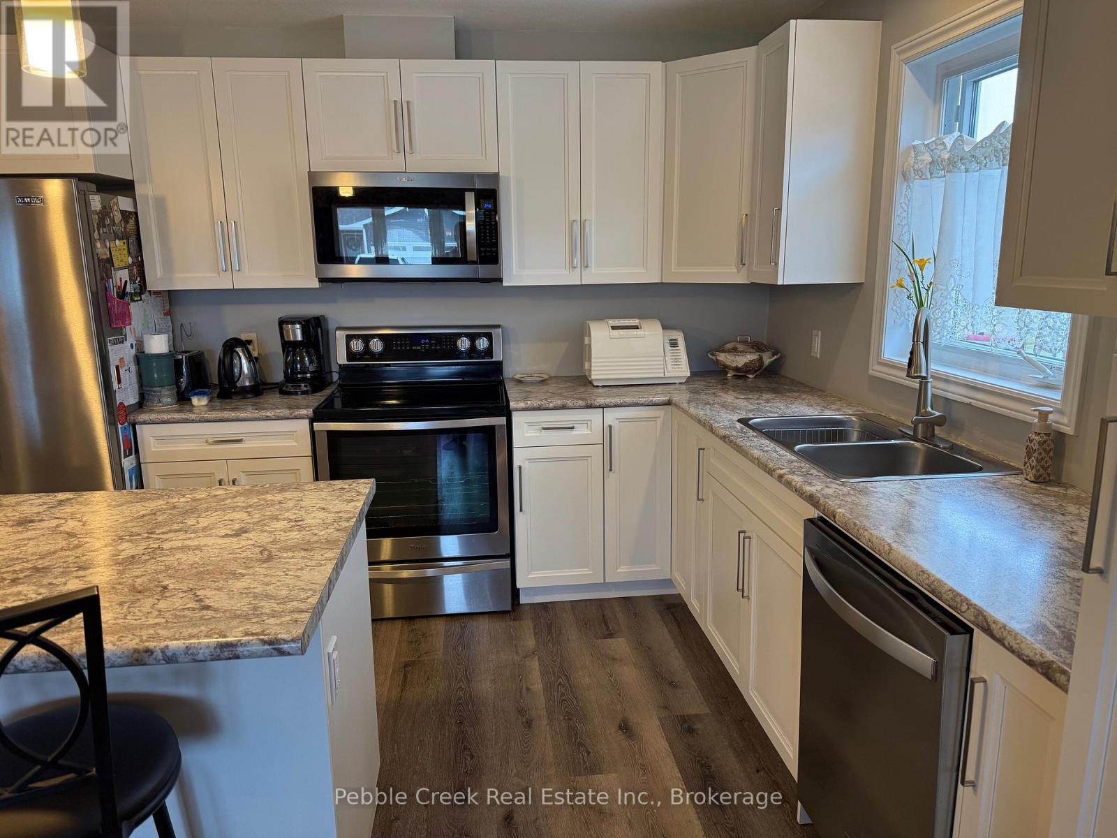 86 Huron Heights Drive, Ashfield-Colborne-Wawanosh (Colborne), Ontario  N7A 0C1 - Photo 9 - X12663118