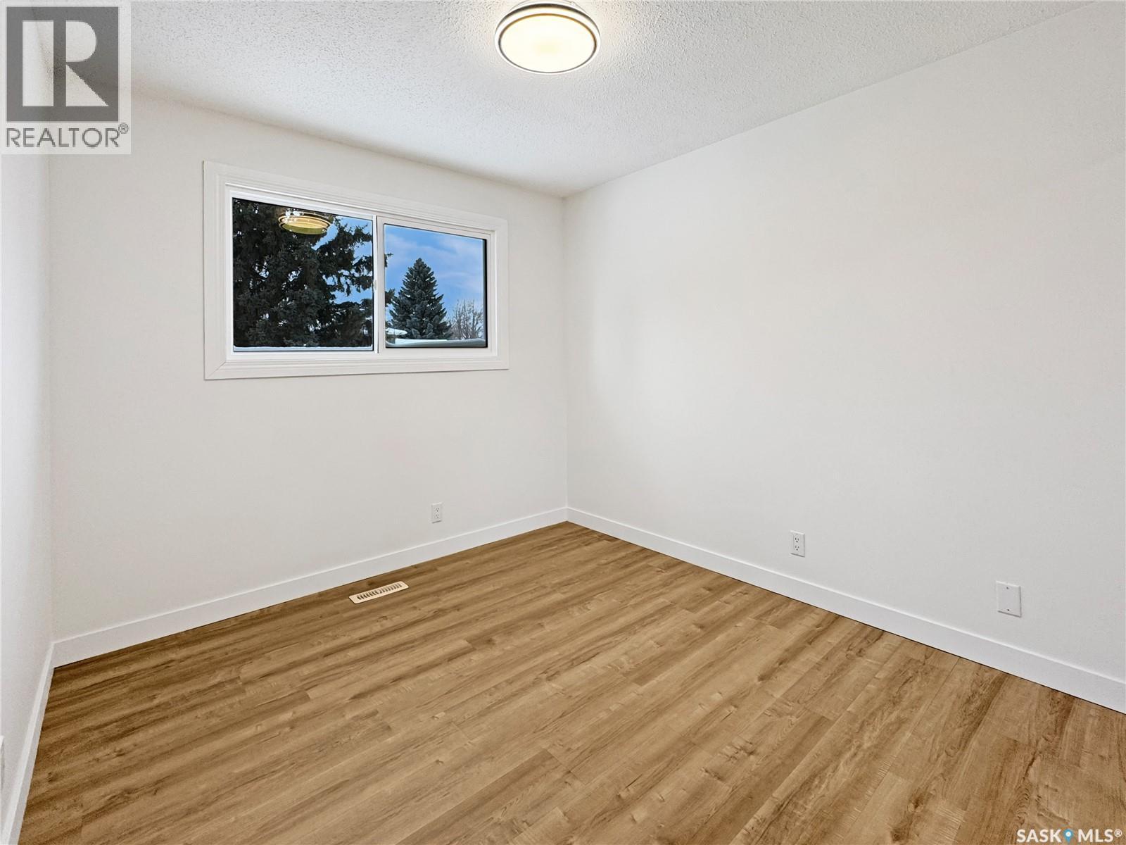 10929 Scott Drive, North Battleford, Saskatchewan  S9A 3N2 - Photo 12 - SK026221