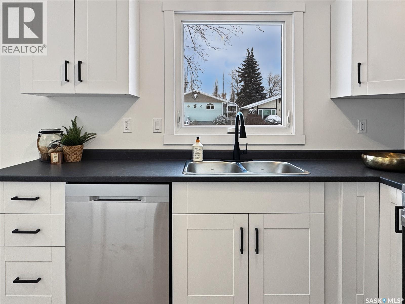 10929 Scott Drive, North Battleford, Saskatchewan  S9A 3N2 - Photo 3 - SK026221