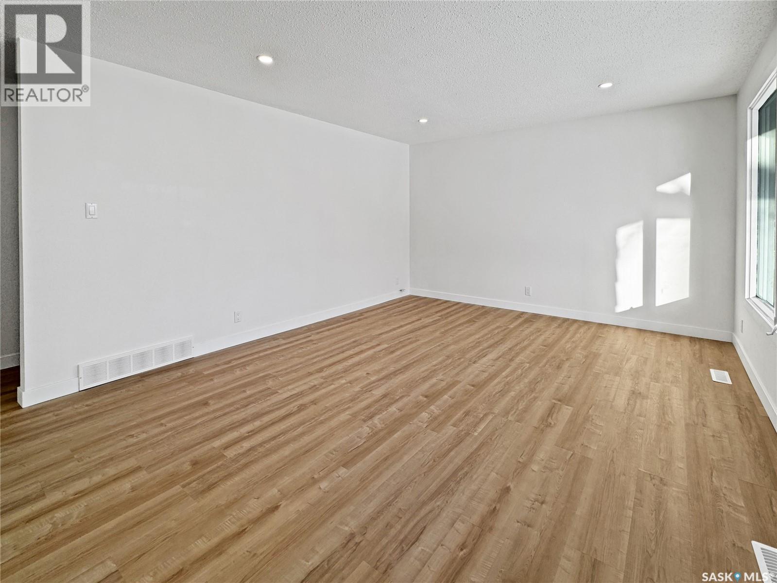 10929 Scott Drive, North Battleford, Saskatchewan  S9A 3N2 - Photo 9 - SK026221