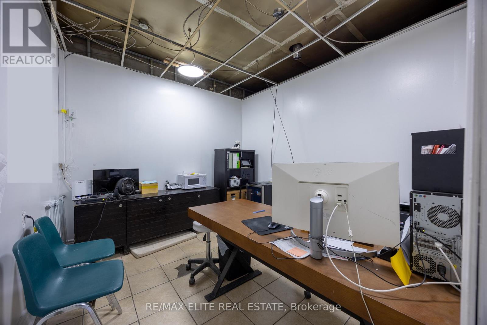 20 Jenet Avenue, Toronto, Ontario  M6H 1R4 - Photo 11 - W12663024