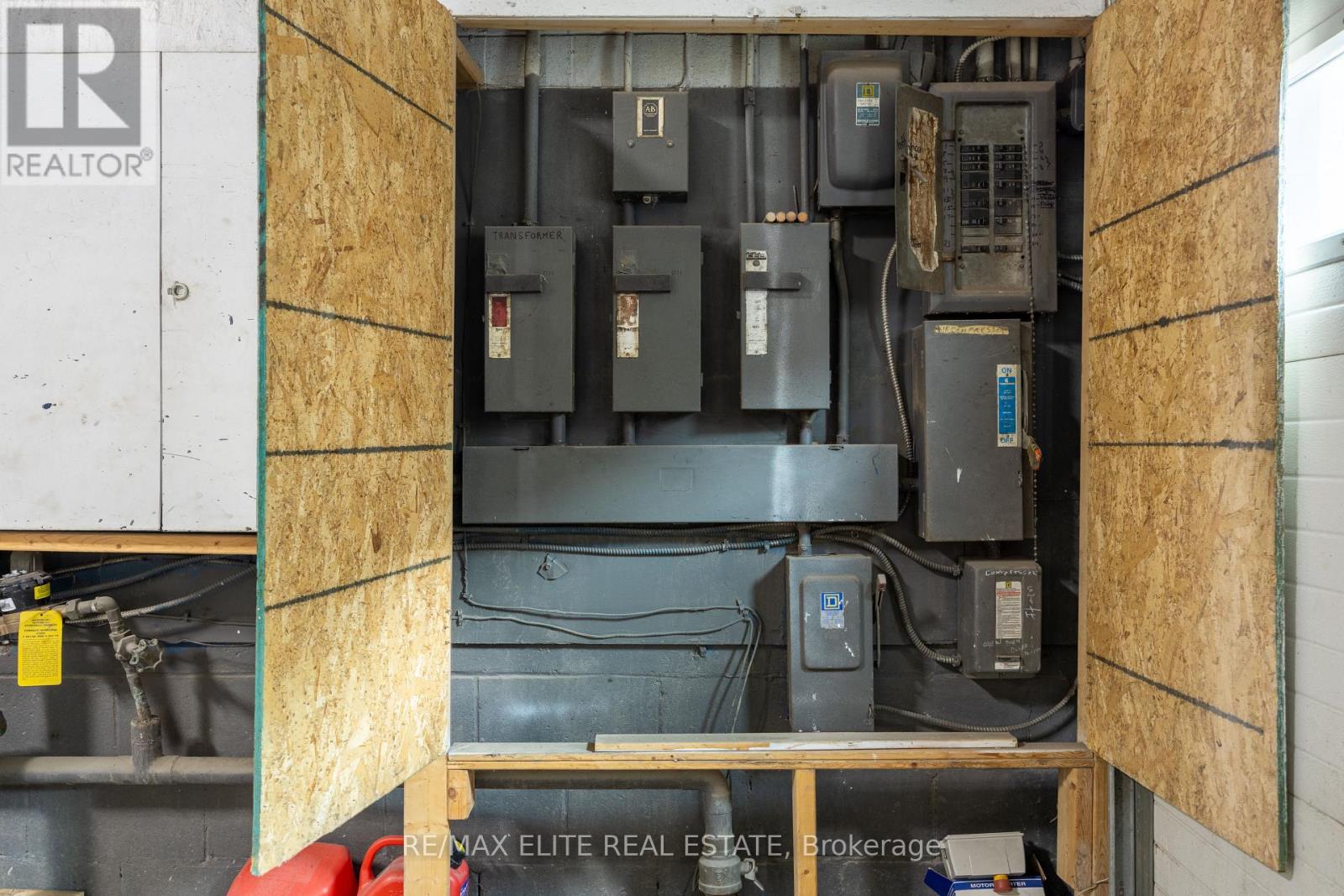 20 Jenet Avenue, Toronto, Ontario  M6H 1R4 - Photo 17 - W12663024