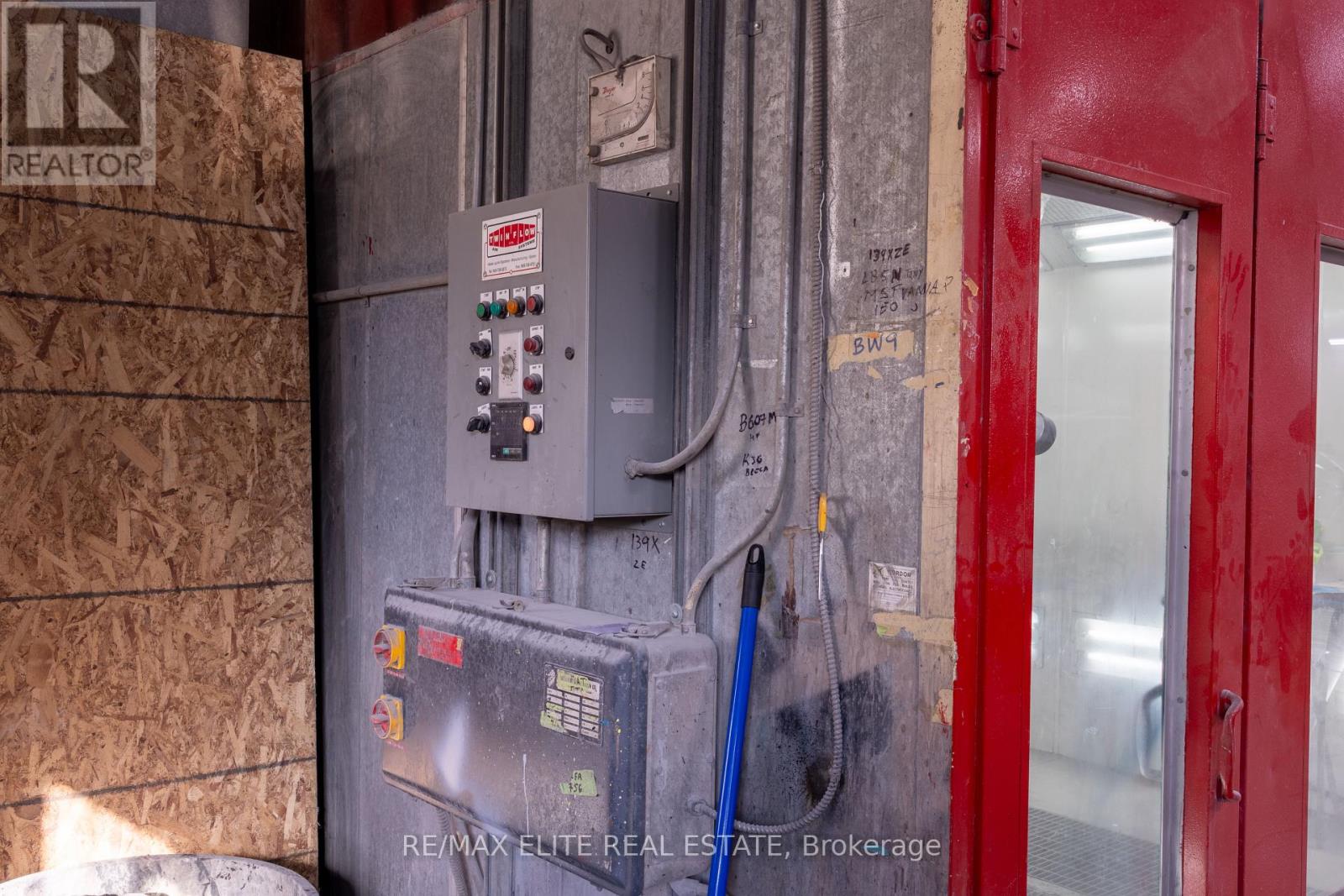 20 Jenet Avenue, Toronto, Ontario  M6H 1R4 - Photo 28 - W12663024