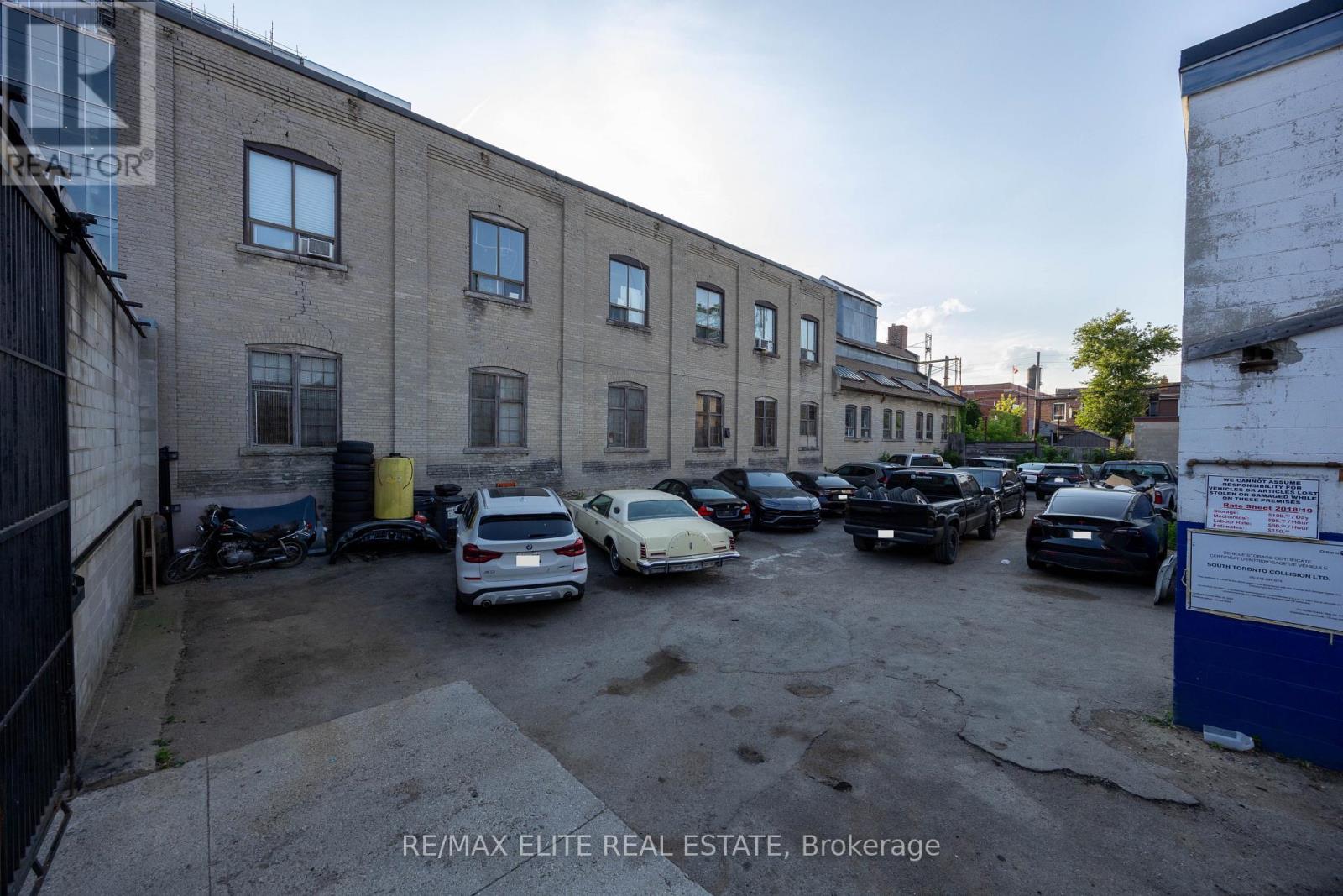 20 Jenet Avenue, Toronto, Ontario  M6H 1R4 - Photo 34 - W12663024