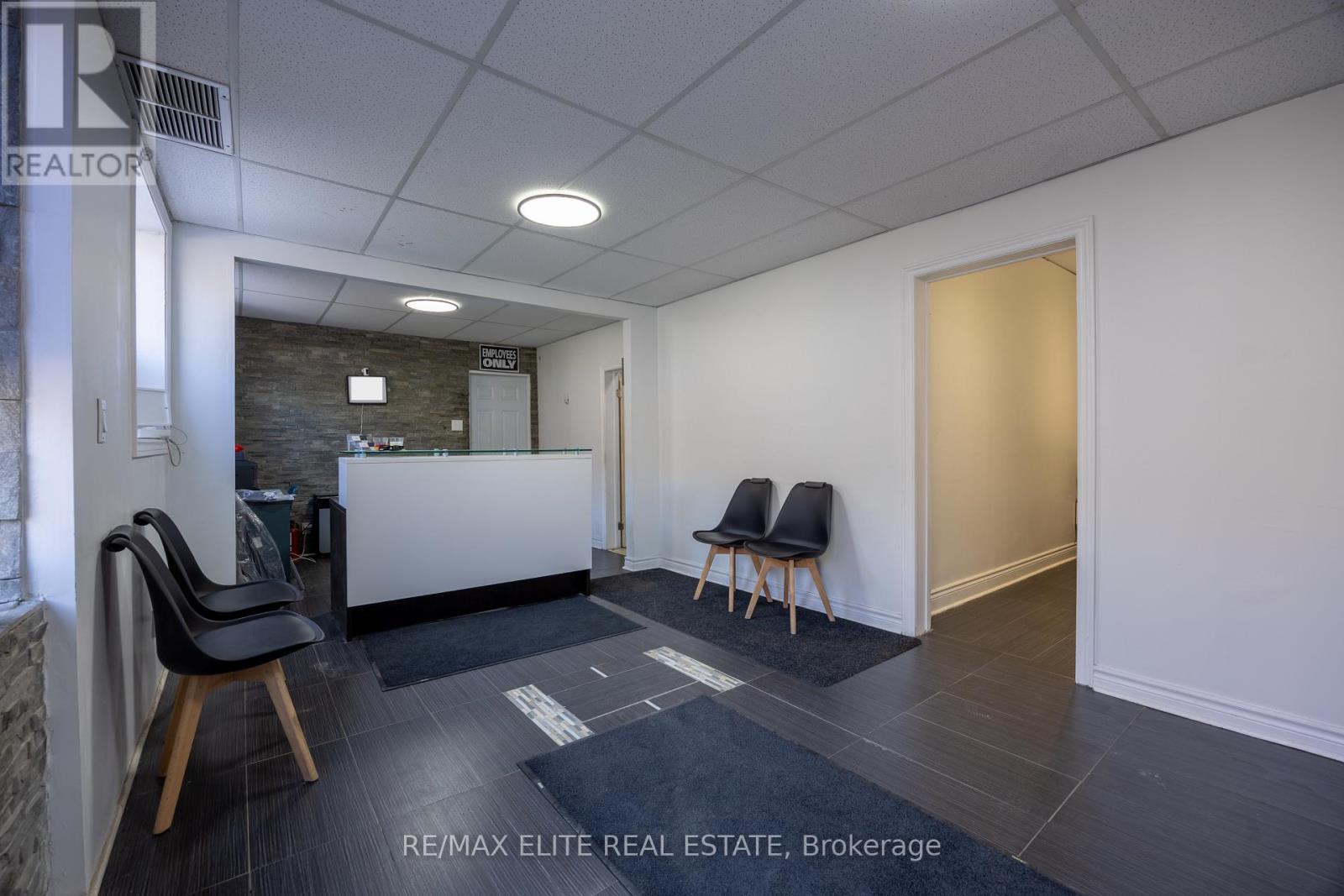 20 Jenet Avenue, Toronto, Ontario  M6H 1R4 - Photo 7 - W12663024